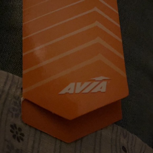 Avia workout top w built in bra self - Picture 3 of 3